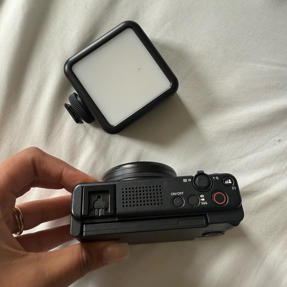 Sony ZV1F Vlogging Camera (Black) With LED Light attachment - Picture 4 of 12
